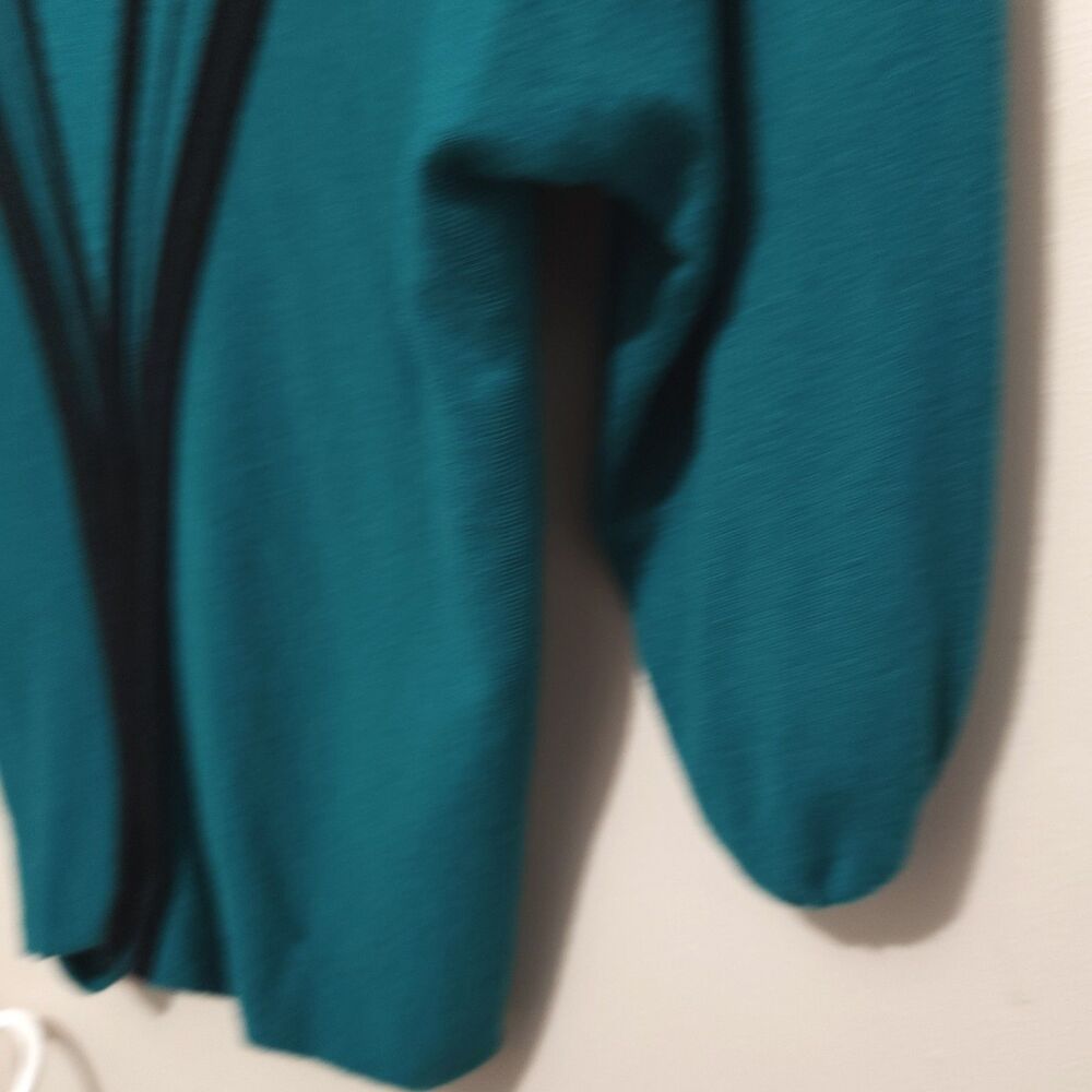 Sharagano Top Sweater Size Medium Teal Color With Curved Black Lines - Picture 3 of 8
